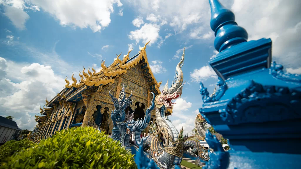 Temple Bleu (Wat Rong Suea Ten)