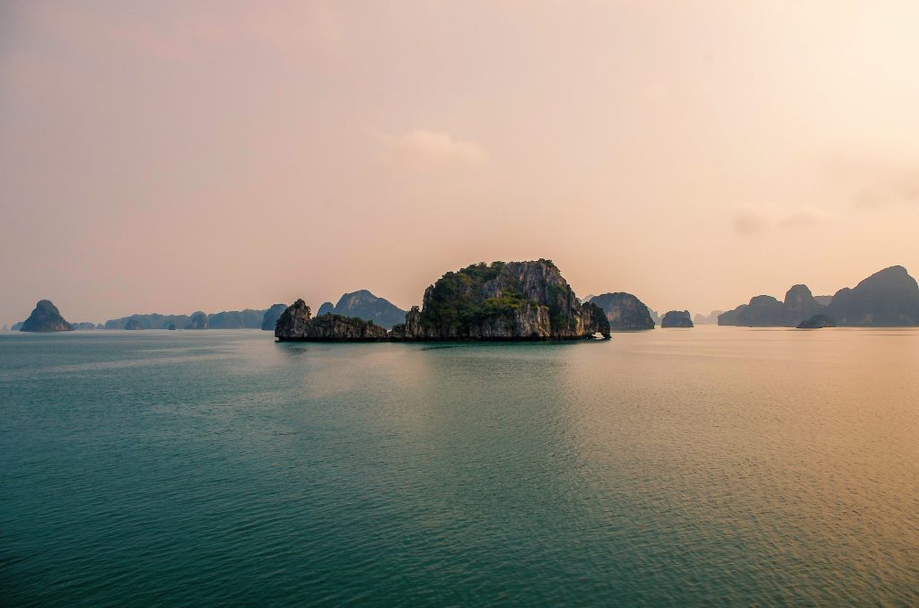 halong bay sunset